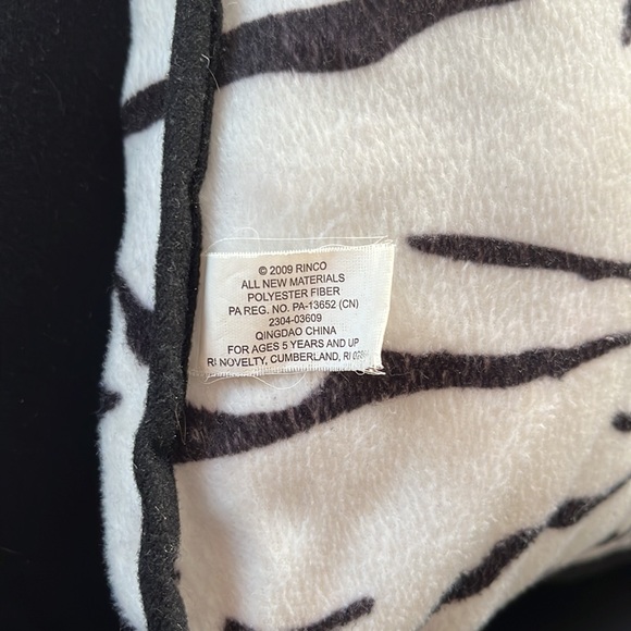 Tiger pillow - Picture 2 of 2